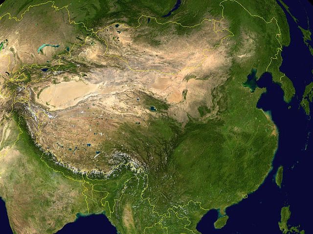 【中国の地形を示す合成衛星画像】
