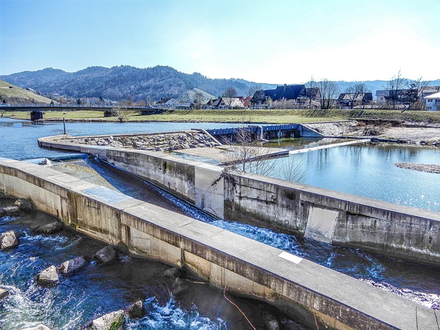 洪水 水